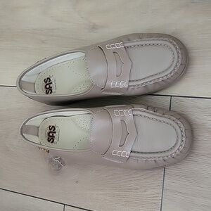 SAS Classic Mocha Leather Slip-On Loafer SIZE 6